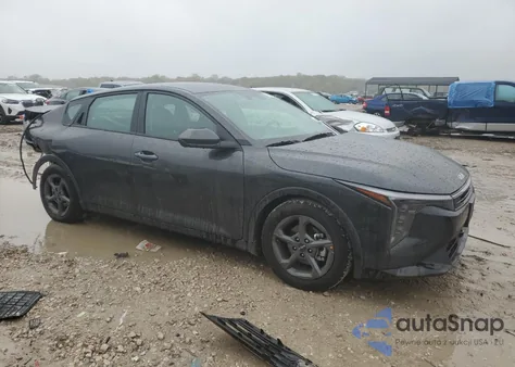 2025 Kia K4 Lx из США, поврежденный, VIN 3KPFT4DE8SE132111